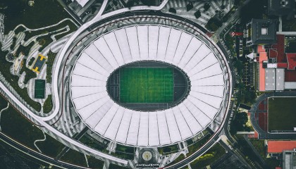 ayx.com-离谱！加时末段德布劳内远射贴柱，连续12场得分险胜